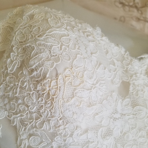 Essense of Australia Wedding Dress Style D1679 - Picture 8 of 8